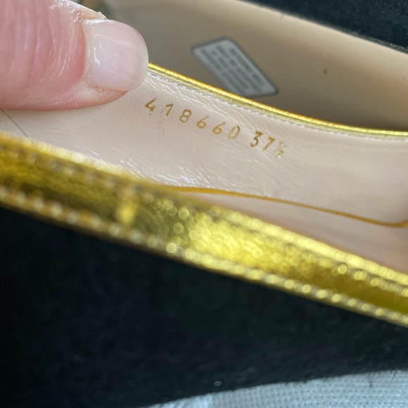 Gucci Suede Embellished Pumps - Picture 9 of 10